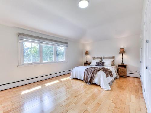 Master bedroom - 2025 Ch. Kildare, Mont-Royal, QC - Indoor Photo Showing Bedroom