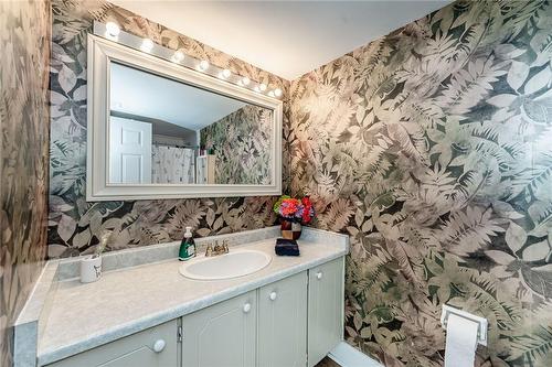 75 Queen Street N|Unit #1501, Hamilton, ON - Indoor Photo Showing Bathroom