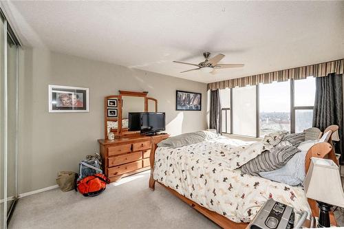 75 Queen Street N|Unit #1501, Hamilton, ON - Indoor Photo Showing Bedroom