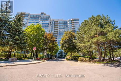 909 - 120 Promenade Circle, Vaughan, ON - Outdoor