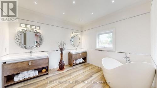 374 Elmwood Avenue, Richmond Hill (Harding), ON - Indoor Photo Showing Bathroom