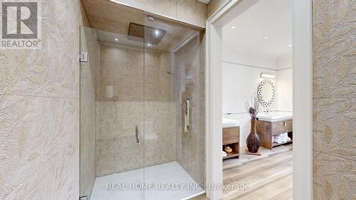 374 Elmwood Avenue, Richmond Hill (Harding), ON - Indoor Photo Showing Bathroom