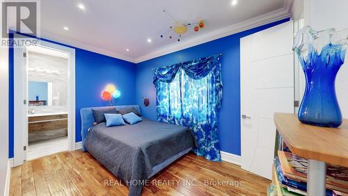 374 Elmwood Avenue, Richmond Hill (Harding), ON - Indoor Photo Showing Bedroom