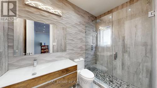 374 Elmwood Avenue, Richmond Hill, ON - Indoor Photo Showing Bathroom