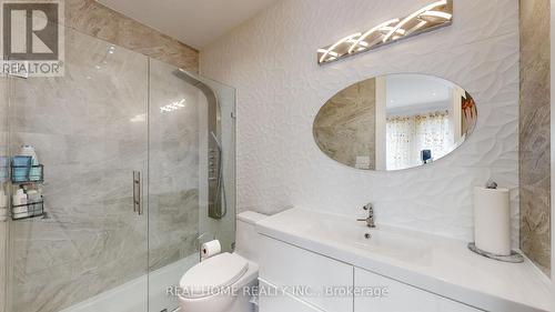 374 Elmwood Avenue, Richmond Hill, ON - Indoor Photo Showing Bathroom