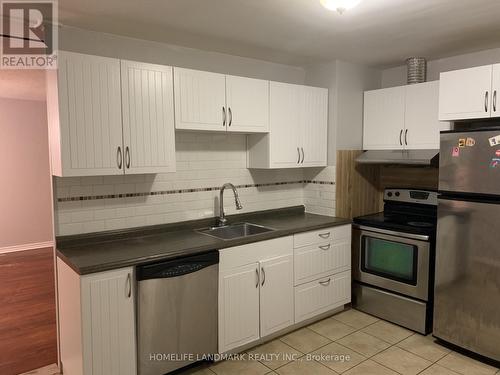 230 Demaine Crescent, Richmond Hill (Crosby), ON - Indoor Photo Showing Kitchen