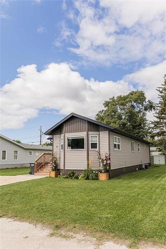 5 Maple Avenue, Carman, MB - Outdoor