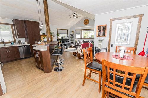 5 Maple Avenue, Carman, MB - Indoor Photo Showing Dining Room