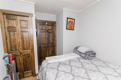 5 Maple Avenue, Carman, MB - Indoor Photo Showing Bedroom