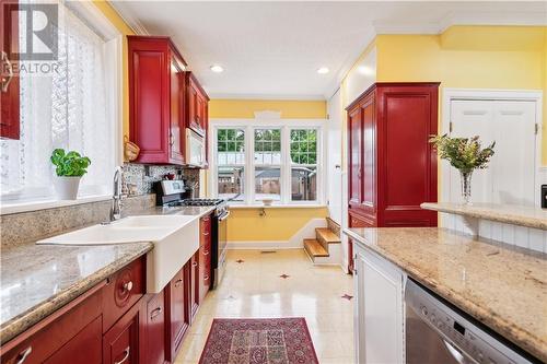 48 Craig Street, Perth, ON - Indoor Photo Showing Kitchen