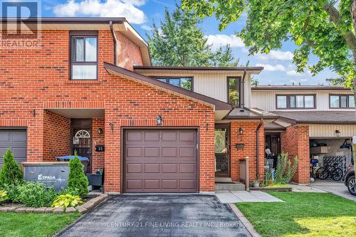 33 Dawson Crescent, Brampton (Brampton North), ON - Outdoor