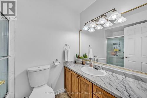 33 Dawson Crescent, Brampton (Brampton North), ON - Indoor Photo Showing Bathroom