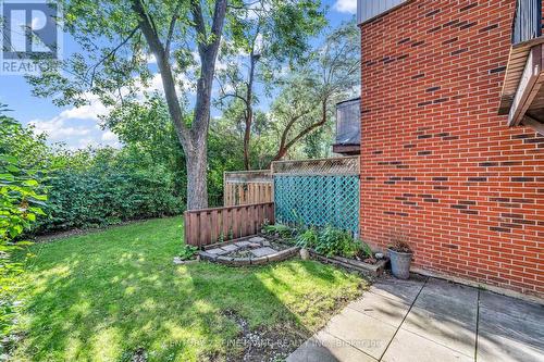 33 Dawson Crescent, Brampton (Brampton North), ON - Outdoor