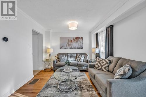 33 Dawson Crescent, Brampton (Brampton North), ON - Indoor Photo Showing Living Room