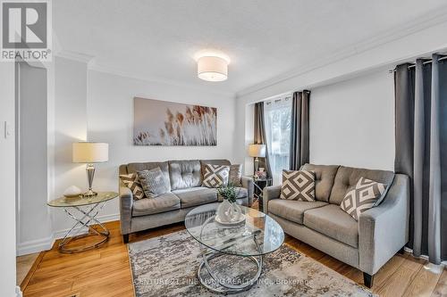 33 Dawson Crescent, Brampton (Brampton North), ON - Indoor Photo Showing Living Room