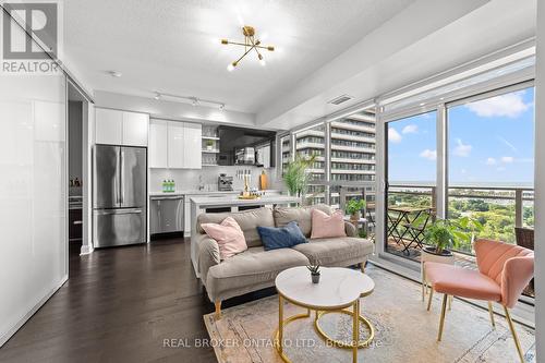 1611 - 33 Shore Breeze Drive, Toronto (Mimico), ON - Indoor Photo Showing Living Room