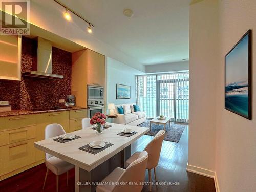 1409 - 12 York Street, Toronto (Waterfront Communities), ON - Indoor Photo Showing Dining Room