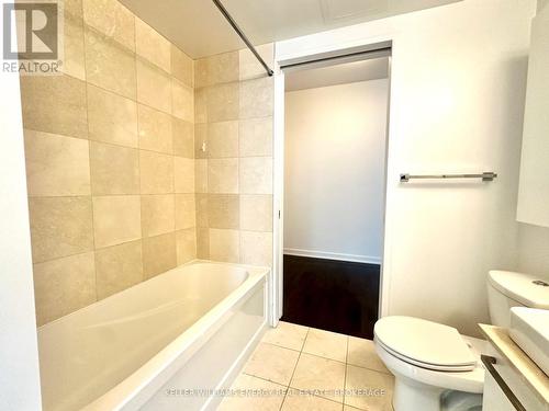 1409 - 12 York Street, Toronto (Waterfront Communities), ON - Indoor Photo Showing Bathroom