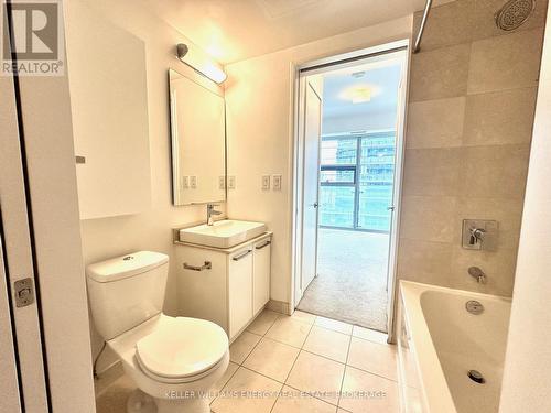 1409 - 12 York Street, Toronto (Waterfront Communities), ON - Indoor Photo Showing Bathroom