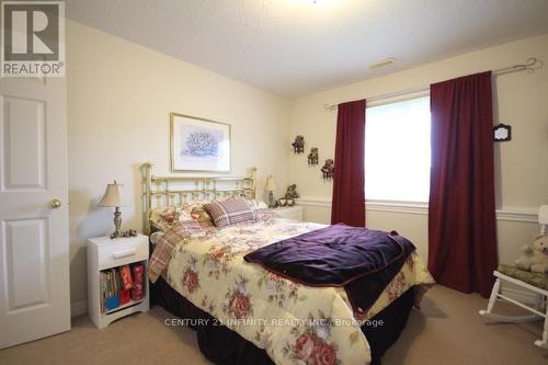 497 Fiddle Park Lane, Shelburne, ON - Indoor Photo Showing Bedroom