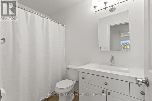 Main Bath Upper - 223 Crimson Crescent, London, ON - Indoor Photo Showing Bathroom