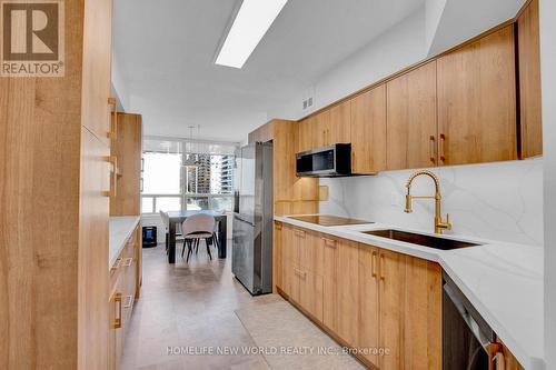 514 - 30 Greenfield Avenue, Toronto, ON - Indoor Photo Showing Kitchen