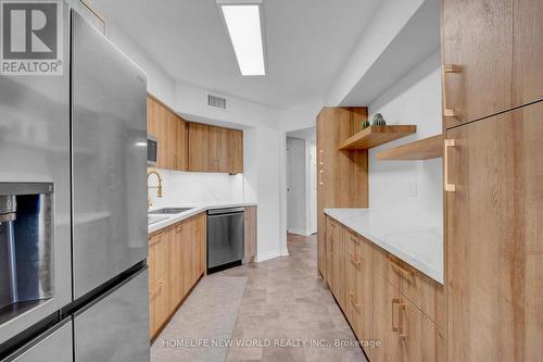 514 - 30 Greenfield Avenue, Toronto, ON - Indoor Photo Showing Kitchen