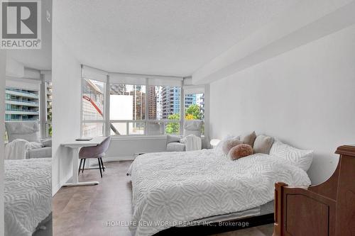 514 - 30 Greenfield Avenue, Toronto (Willowdale East), ON - Indoor Photo Showing Bedroom