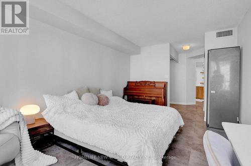 514 - 30 Greenfield Avenue, Toronto, ON - Indoor Photo Showing Bedroom