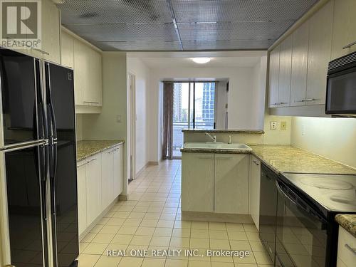 705 - 18 Hollywood Avenue, Toronto, ON - Indoor Photo Showing Kitchen