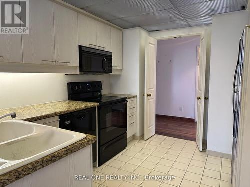 705 - 18 Hollywood Avenue, Toronto, ON - Indoor Photo Showing Kitchen