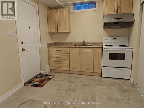 3485 Kelso Crescent, Mississauga (Erin Mills), ON - Indoor Photo Showing Kitchen