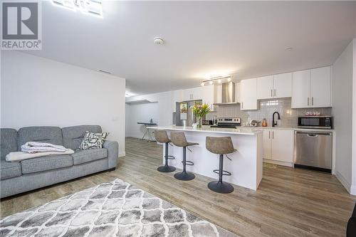 1 Redfern Avenue Unit# 310, Hamilton, ON - Indoor Photo Showing Kitchen