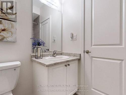 31 Riley Reed Lane, Richmond Hill, ON - Indoor Photo Showing Bathroom