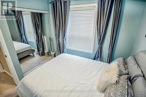 129 Stanley Greene Boulevard, Toronto (Downsview-Roding-Cfb), ON - Indoor Photo Showing Bedroom