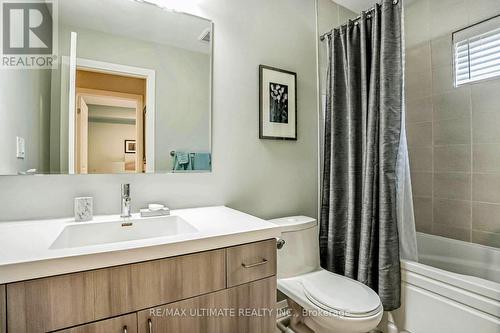 129 Stanley Greene Boulevard, Toronto (Downsview-Roding-Cfb), ON - Indoor Photo Showing Bathroom