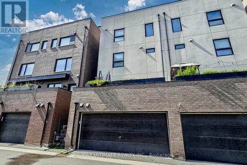 129 Stanley Greene Boulevard, Toronto (Downsview-Roding-Cfb), ON - Outdoor