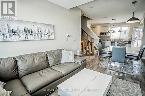 129 Stanley Greene Boulevard, Toronto (Downsview-Roding-Cfb), ON - Indoor Photo Showing Living Room