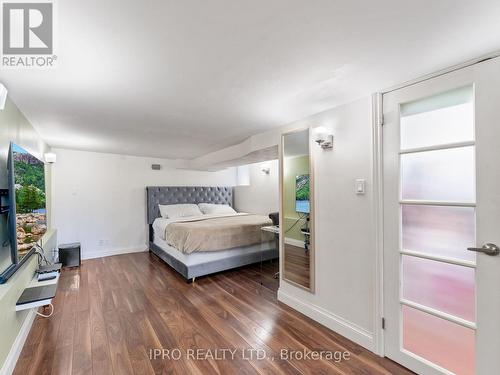 1178 Gerrard Street E, Toronto (South Riverdale), ON - Indoor Photo Showing Bedroom