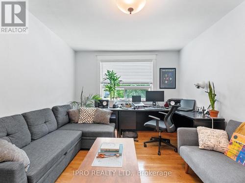 1178 Gerrard Street E, Toronto (South Riverdale), ON - Indoor Photo Showing Living Room