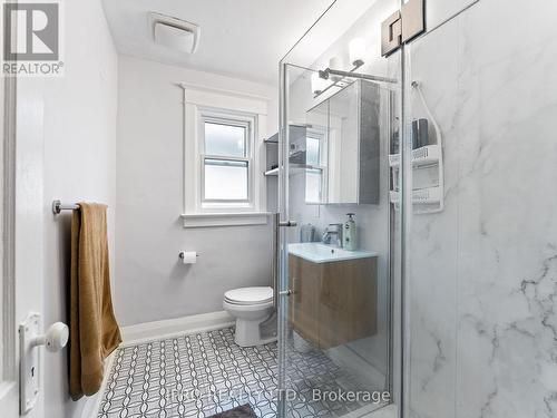 1178 Gerrard Street E, Toronto (South Riverdale), ON - Indoor Photo Showing Bathroom