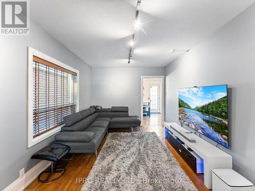 1178 Gerrard Street E, Toronto (South Riverdale), ON - Indoor Photo Showing Living Room