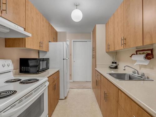 Cuisine - 218-1045 Av. Belvédère, Québec (La Cité-Limoilou), QC - Indoor Photo Showing Kitchen