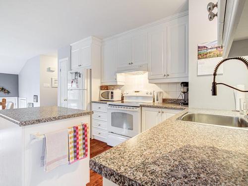 Kitchen - 18 Rue Des Roses, Saint-Jean-Sur-Richelieu, QC - Indoor Photo Showing Kitchen