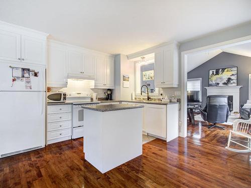 Kitchen - 18 Rue Des Roses, Saint-Jean-Sur-Richelieu, QC - Indoor Photo Showing Kitchen