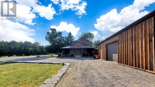 1389 5Th Concession Road W, Hamilton, ON - Outdoor