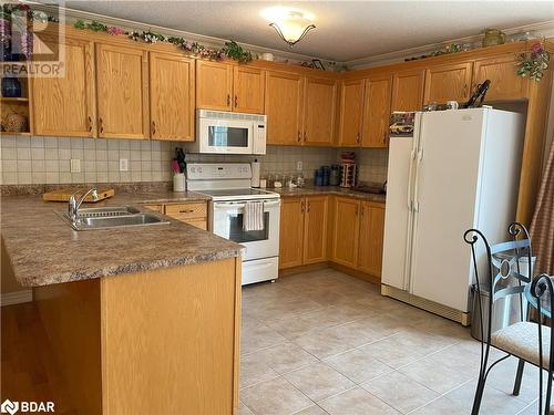 316 Main Street W, Dundalk, ON - Indoor Photo Showing Kitchen With Double Sink