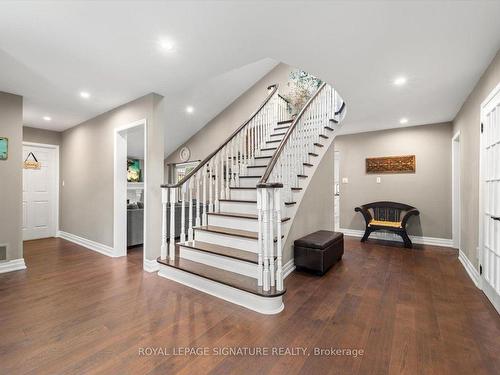 6 Mapleglen Crt, Whitby, ON - Indoor Photo Showing Other Room