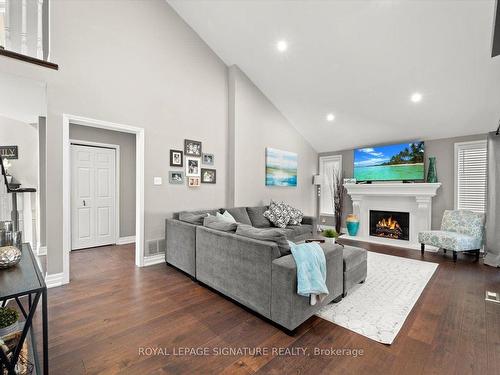 6 Mapleglen Crt, Whitby, ON - Indoor Photo Showing Living Room With Fireplace