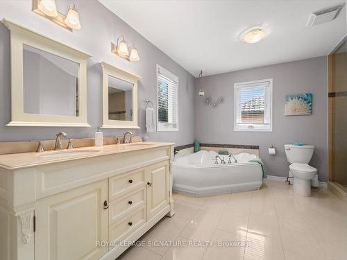 6 Mapleglen Crt, Whitby, ON - Indoor Photo Showing Bathroom